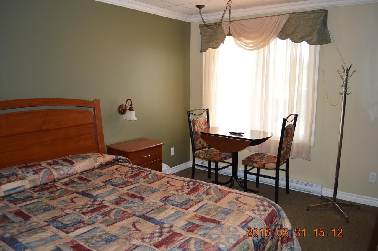 Motel-Auberge Helene Victoriaville Ngoại thất bức ảnh