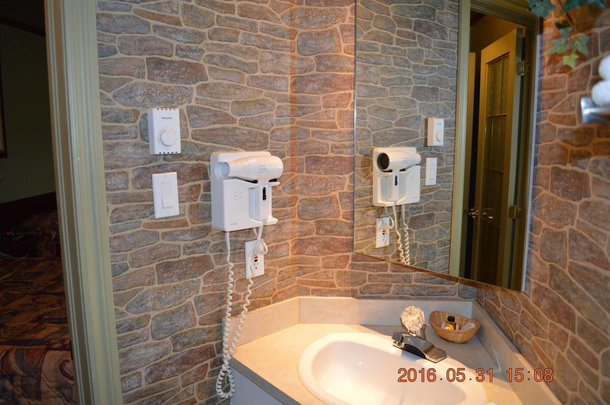 Motel-Auberge Helene Victoriaville Ngoại thất bức ảnh