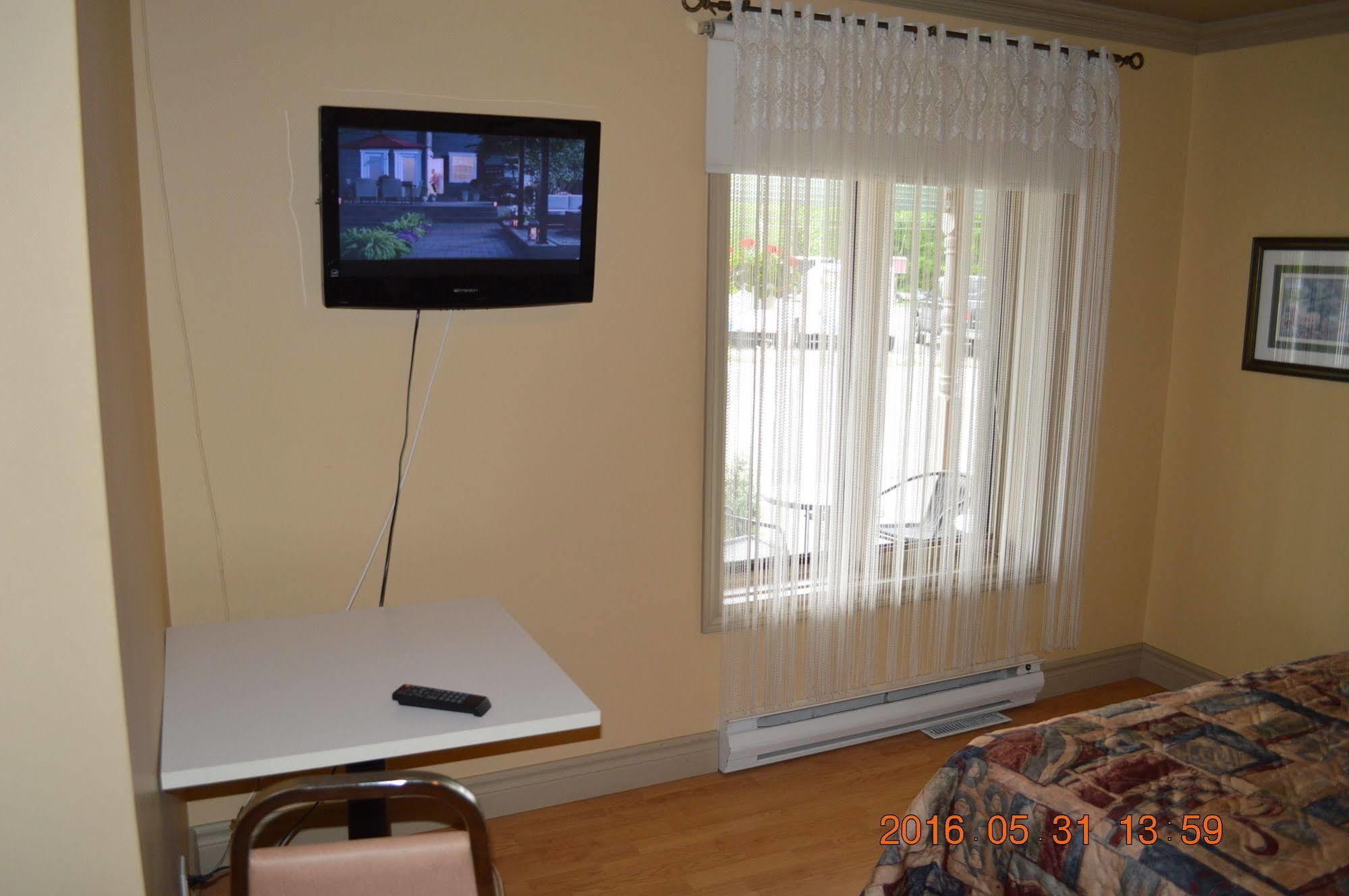 Motel-Auberge Helene Victoriaville Ngoại thất bức ảnh