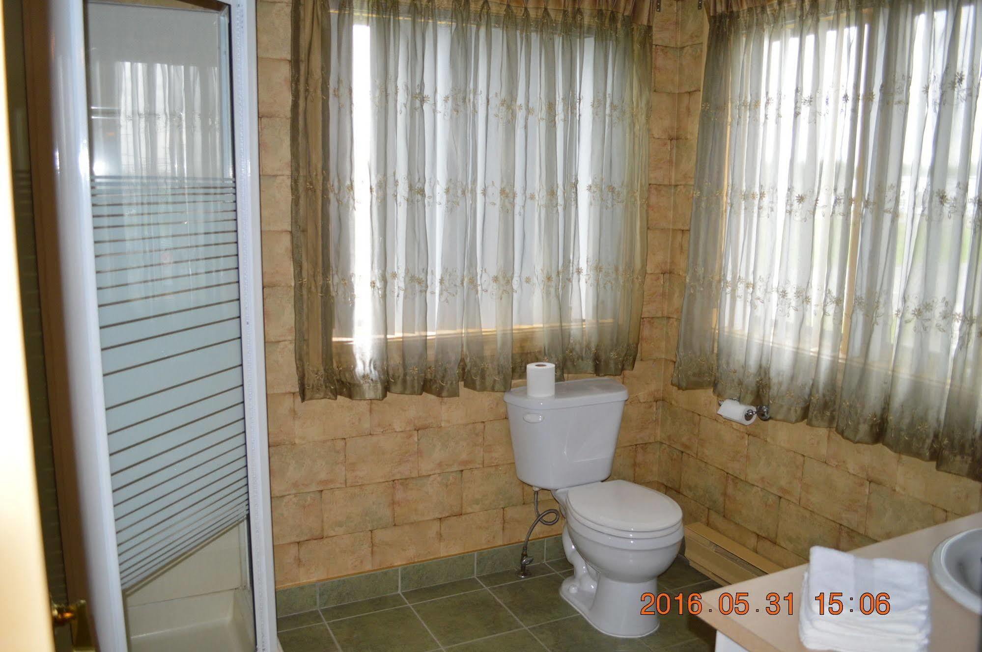 Motel-Auberge Helene Victoriaville Ngoại thất bức ảnh