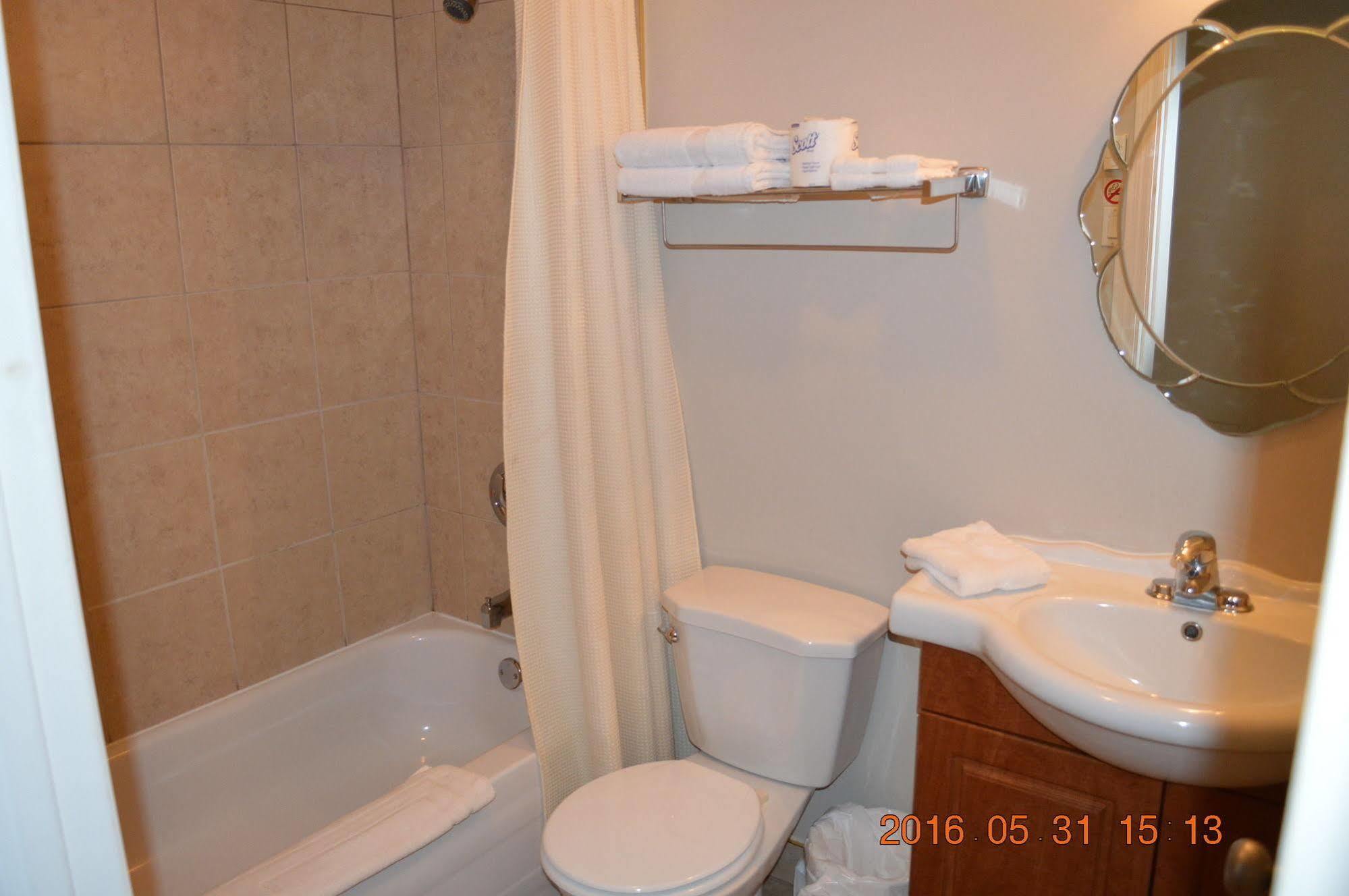 Motel-Auberge Helene Victoriaville Ngoại thất bức ảnh
