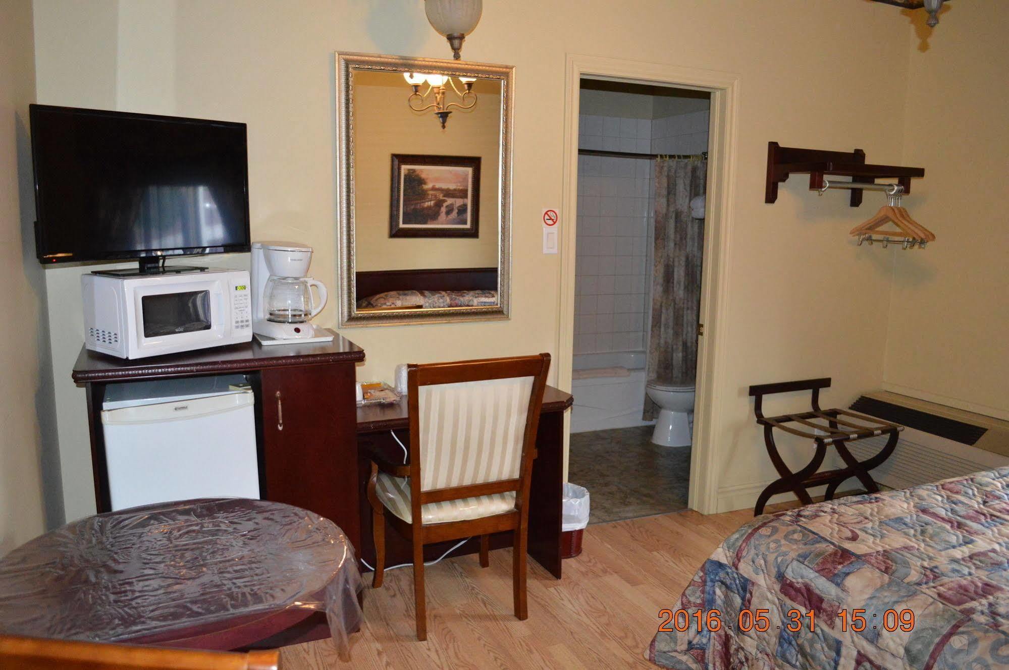 Motel-Auberge Helene Victoriaville Ngoại thất bức ảnh